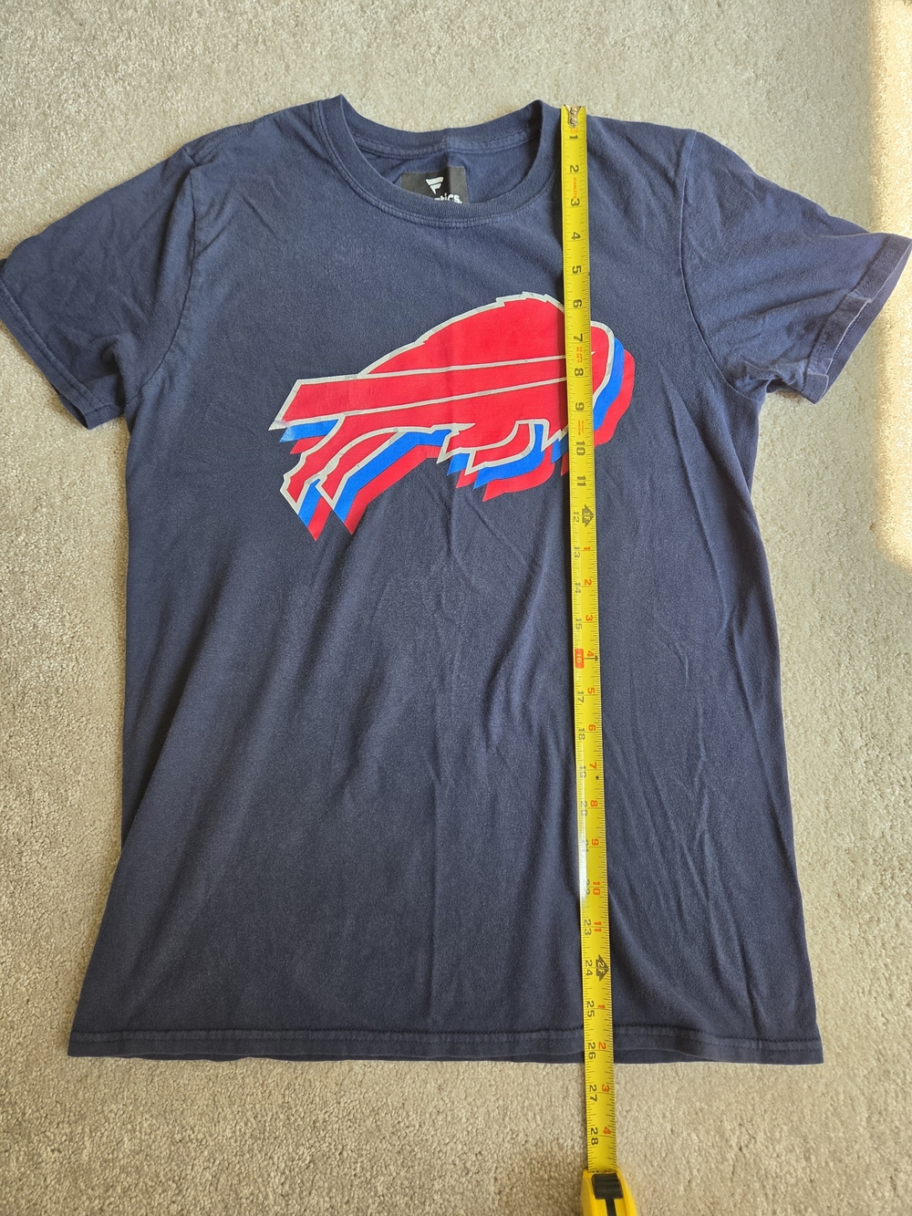 Buffalo Bills Navy Graphic Tee with Red Logo. Fanatics Size Small-adult - Picture 4 of 6